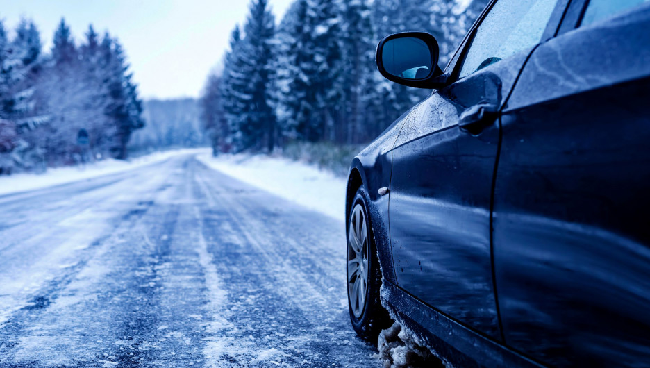 Соблюдайте правила и будьте внимательными на зимних дорогах, особенно в новогодние праздники.