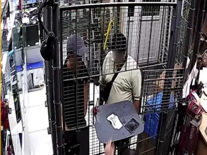 Полицейские Рубцовска по горячим следам раскрыли кражу из малосемейного общежития.