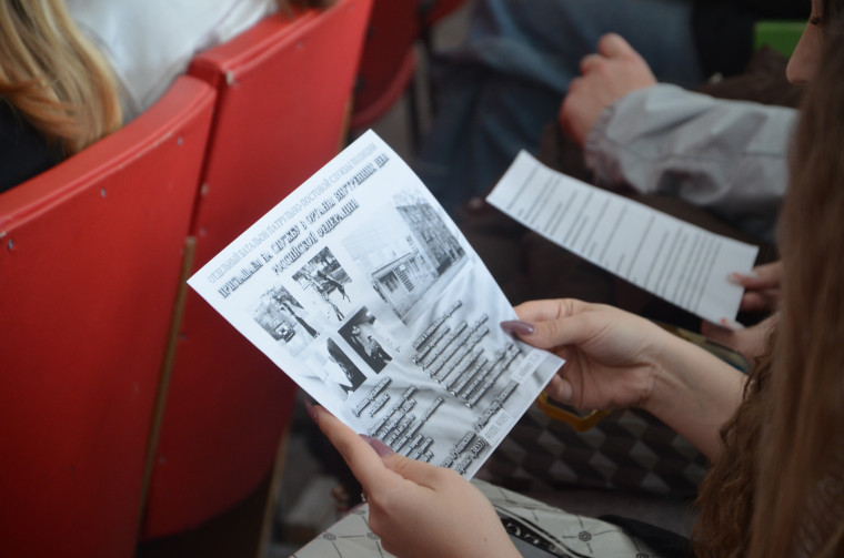 Полицейские Рубцовска провели профориентационное мероприятие «Будь в форме» для будущих стражей правопорядка.